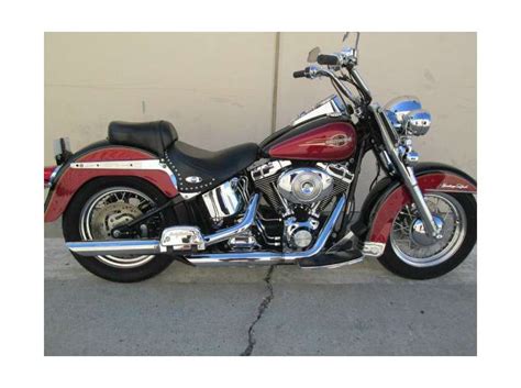 Twist the throttle of the timeless heritage softail® classic and you are propelled forward and back all at once. Buy 2005 Harley-Davidson FLSTC/FLSTCI Heritage Softail on ...