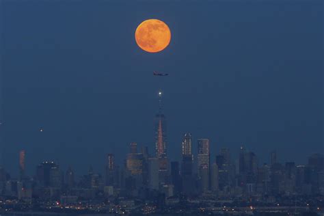 Heres The Best Time To See The One And Only Strawberry Moon Of 2018
