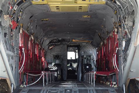 We Got Inside The Massive Ch 47 Chinook Helicopter — The Us Armys