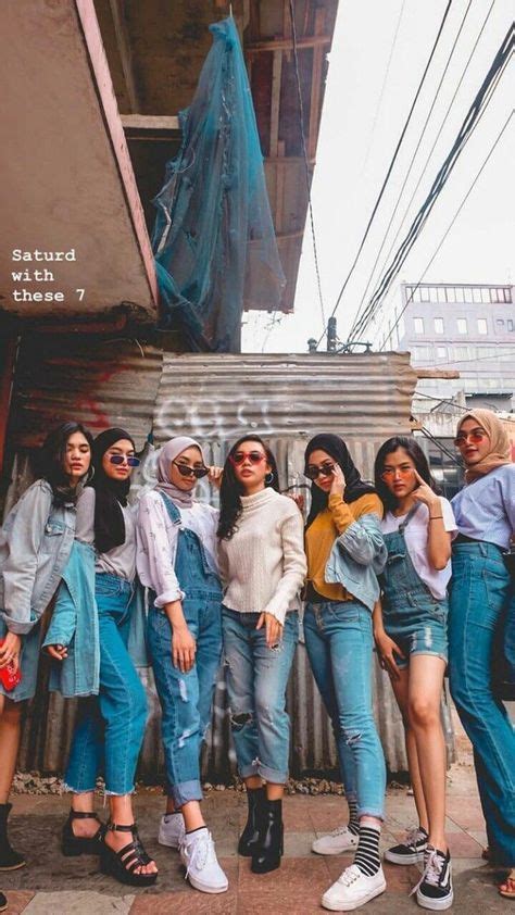 Baju gamis kombinasi brokat merupakan salah satu baju gamis yang sedang tren di kalangan para hijabers. 24 Trendy style hijab remaja gendut di 2020 (Dengan gambar ...