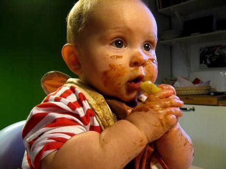 Los Beb S Que Comen Con La Mano Se Alimentan Mejor Paperblog