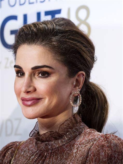 El Inusual Caso De Rania De Jordania La Reina Que Se Atreve Con Los Piercings