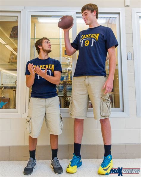 This 6 Foot 11 Teenager Is The Tallest Quarterback Ever Complex
