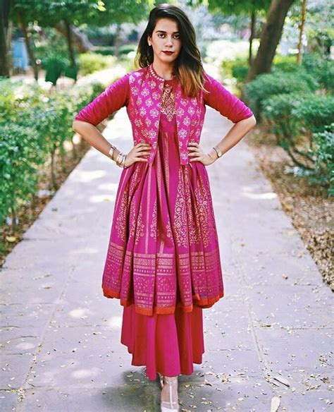 Pinterest Pawank90 Indian Gowns Dresses Party Wear Indian Dresses Designer Party Wear