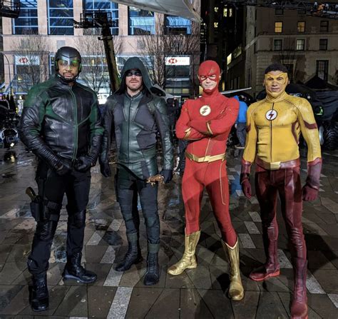 flash episode 4 going rogue photos wentworth miller and felicity flashtvnews