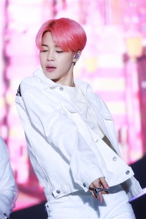 Koreli bts (bangtan boys) grubunun üyelerinden biri olan jimin için açılan en kaliteli. JIMIN | Park jimin cute, Jimin, Park jimin bts