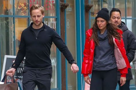Emily Didonato And Husband Kyle Peterson Holiday Shopping In Soho 12