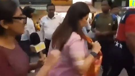 Meenakshi Lekhi Runs Away From Reporter Evades Questions On Wrestlers Protest Congress