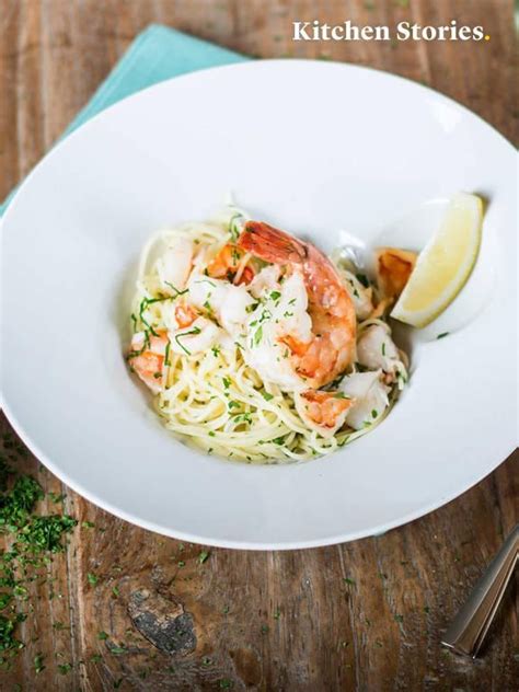 Stir in parsley and reserved scallops; Angel hair pasta with shrimp in white wine sauce | Recipe ...