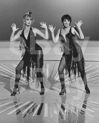 Goldie And Liz Together Tv 1980 Goldie Hawn Liza Minnelli 10x8 Photo Ebay