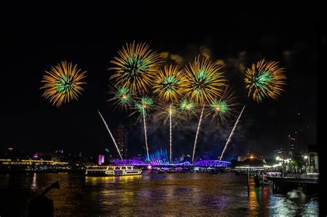 Premium Photo Celebrate The Chao Phraya River Festival With A Light
