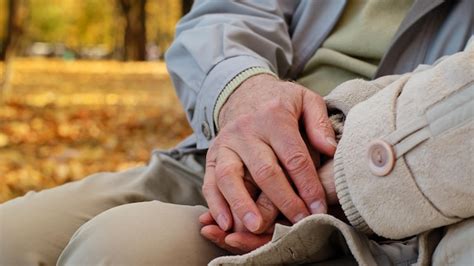 Premium Photo Close Up Wrinkled Hands Elderly Couple Mature Retired