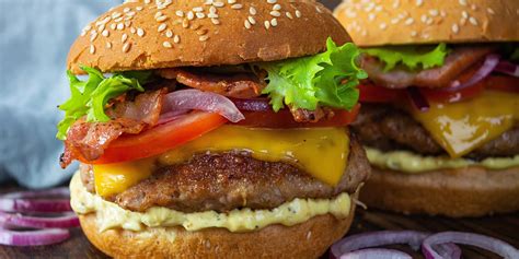 Hamburguesa Rellena De Queso Y Tocino