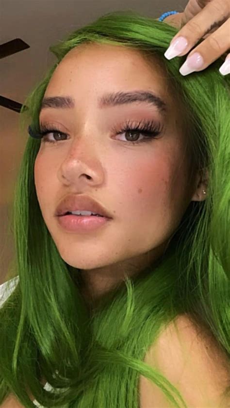 Pin By 🤎 On Pretty Girls Green Hair Girl Green Hair Dye Neon Green Hair