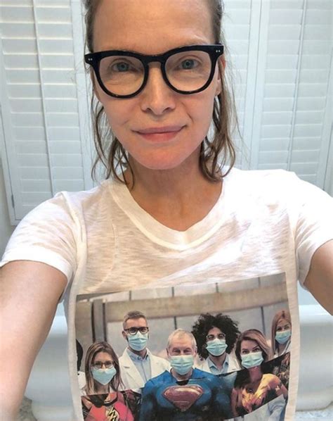 Has michelle pfeiffer had plastic surgery? Michelle Pfeiffer Praises Medical Workers in Latest Photo ...