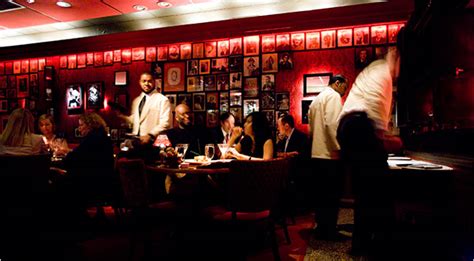 A Steakhouse Mellows With Age The New York Times