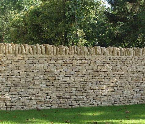 Grange Hill Cream Real Cotswold Building Stone Dry Stone Walling