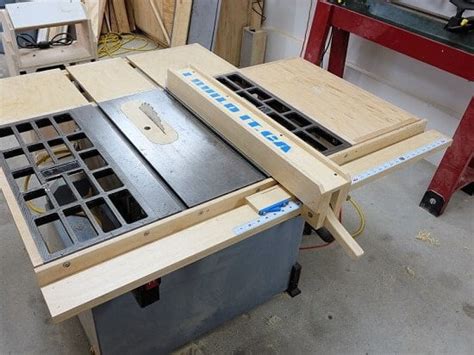 As described in the video, this jig starts with the base that is designed to fit the intended table saw fence being used. 8 Simple DIY Table Saw Fence Plans You Can Build In Less 1 ...