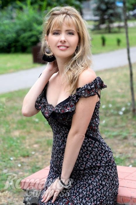 Date Ukraine Single Girl Svetlana Green Eyes Blonde Hair 43 Years Old Id534460