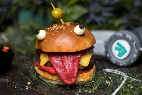 Maybe you would like to learn more about one of these? Thought you guys would love this real Durr Burger. Limited edition in Dubai for Video Games Day ...