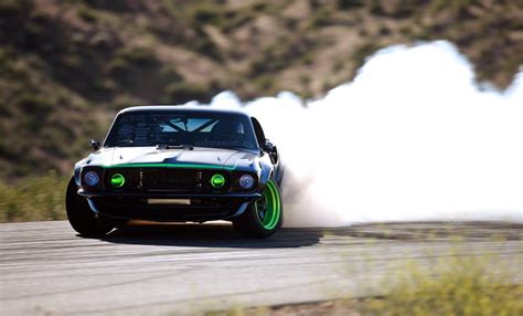 Awesome Car Drifting Hd Wallpapers Pictures ~ Car Wallpaper