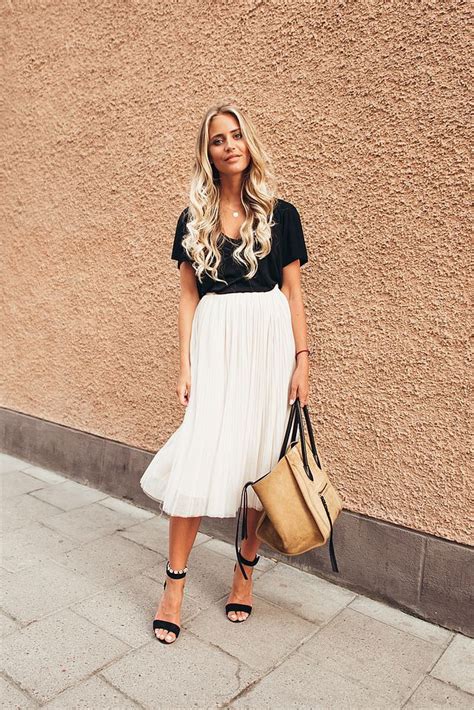 Summer Feels Janni Delér Pleated Skirt Outfit White