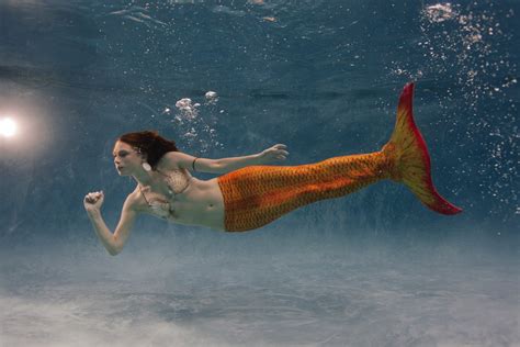 Phoenix Underwater Fashion Photography Astrid Alyssa