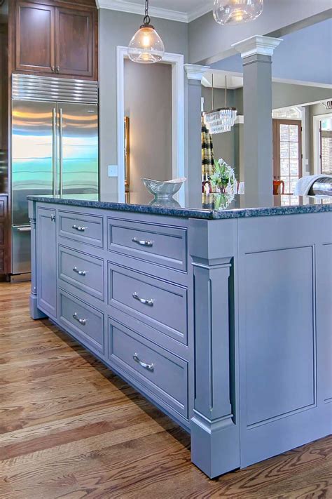 Perhaps as a center for eating at the buffet or. Who says kitchen islands need to be wood stained or white? This blue kitchen island adds a ...