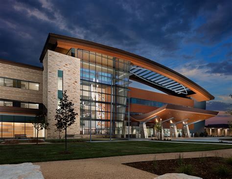 Uchealth Longs Peak Hospital Hospital Architecture Hospital Design Architecture Modern Hospital