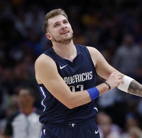 Doncic turned around, spotted bryant and shook the iconic laker's hand. Doncic führt Dallas mit Triple-Double zum Sieg - WELT