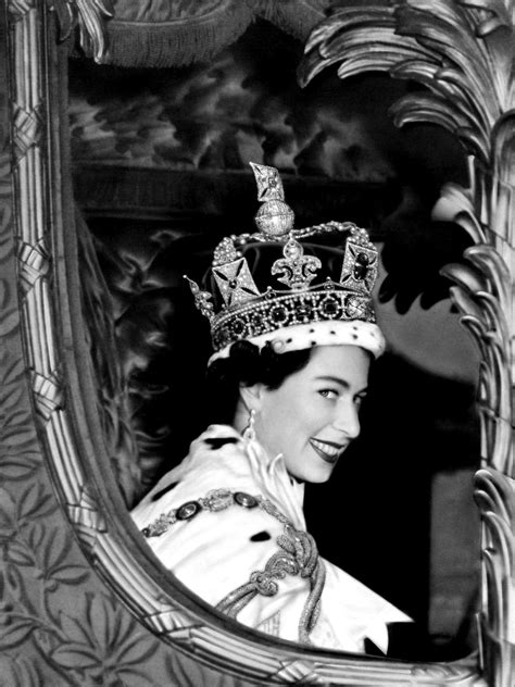 Long May She Reign Lovely 1953 Handkerchief Celebrating The Coronation