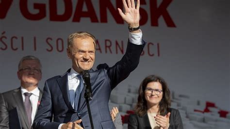 Donald tusk pojawi się w poniedziałek o 17:00 w gdańsku na długim targu. Tusk: W walce o zwycięstwo potrzebna jest odwaga i ...