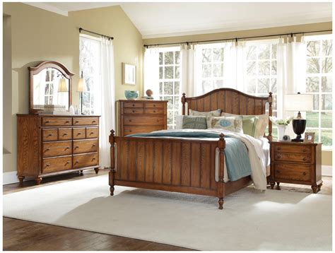 Add flair to your bedroom retreat with a style that works for your home. Broyhill Furniture's Hayden Place Bedroom Collection is a ...