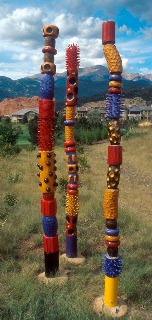 Ohhh I Love Totems And The Color Garden Art Sculptures Garden Art Sculptures Diy Diy Totem
