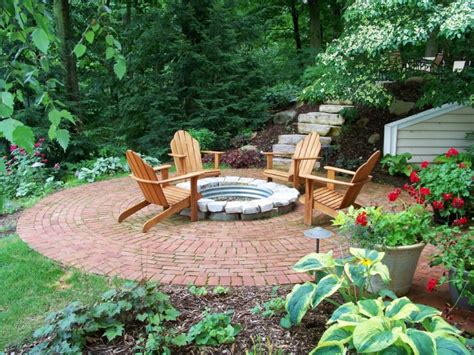 The design of the bricks can be fanned out, the can be placed in at random giving a more country feel to the look, the brick can be place in circle patterns or square. 60+ Patio Designs, Ideas | Design Trends - Premium PSD ...