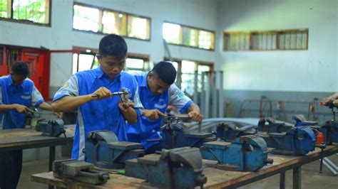 Tek Pemesinan Smk Maskumambang 1 Dukun