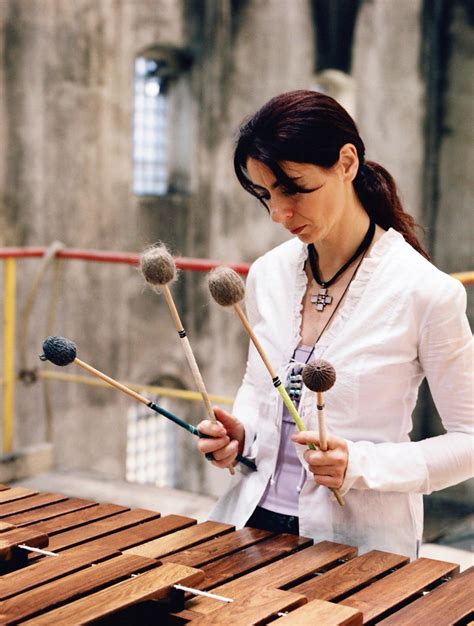 Evelyn Glennies World Of Percussion The Mercury News
