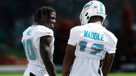 Injury Roundup Dolphins Optimistic About Wrs Tyreek Hill Jaylen