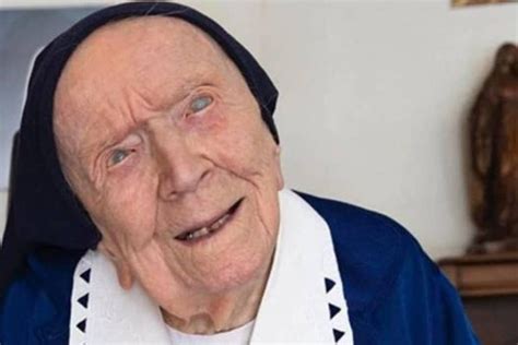 Mulher mais velha da Europa sobrevive à Covid e completa 118 anos