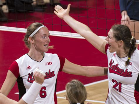 Nu Volleyball Notebook Huskers In Sixth Place Halfway Through Big Ten
