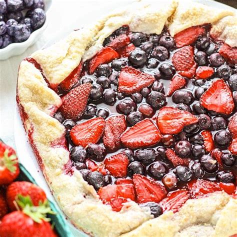 Rustic Strawberry And Blueberry Pie By Purelykatieblog Quick And Easy