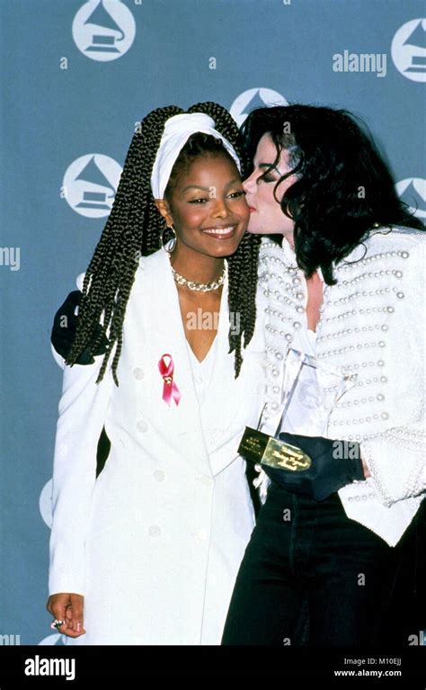 Michael Jackson Et Janet Jackson Au Grammy Awards Dans Le Milieu Des
