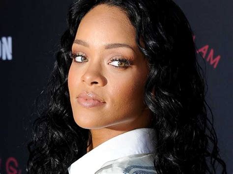 Rihanna Was Nearly Bankrupt In 2009 Business Insider