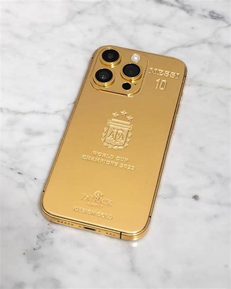 lionel messi los celulares bañados en oro que regaló a sus compañeros de la selección de