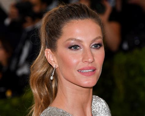 Gisele Bündchen Cried Before Her First Major Runway Show Where She Was Asked To Walk Topless