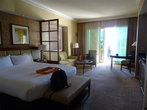 Mgm grand rooms & suites. Bedroom at Signature MGM Grand Tower 1 - Picture of ...