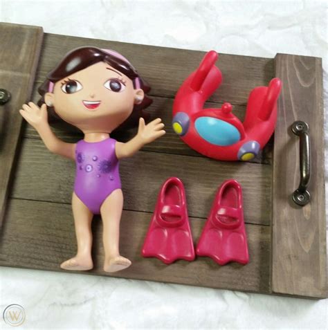 Disney Little Einsteins Scuba June Bath Toy Rocket Flippers Tub Toy