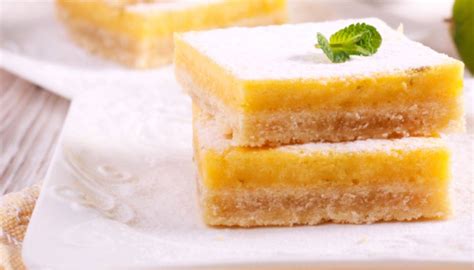 Barrette Al Limone Dolcetti Con Base Croccante Ricoperti Da Uno Strato Di Morbida Crema Al Limone