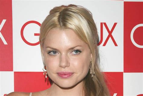 Sophie Monk Measurements Height Weight Bra Size Shoe Size