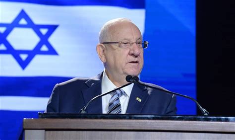 מקבל עליי את האחריות הכבדה. נשיא המדינה שוחח עם האפיפיור, "נאבקים יחד באויב קשה ואכזר ...